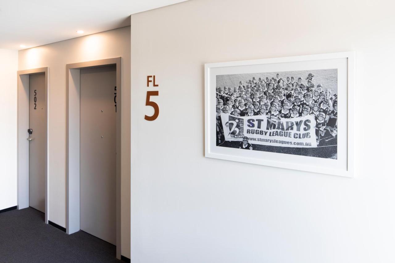Holiday Inn Sydney St Marys By Ihg Exterior photo